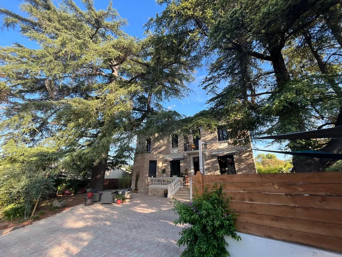 Bed and Breakfast O Deux Cedres Les Arcs-sur-Argens 0*,  Francie
